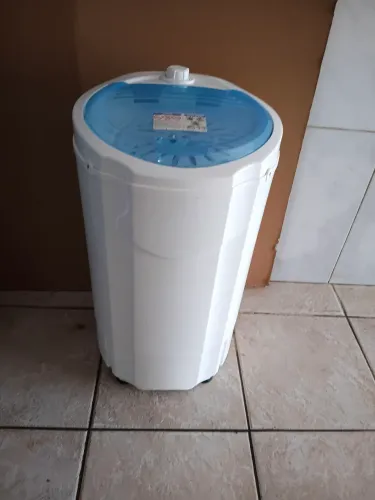 Vendo centrífuga de roupas Britânia. 