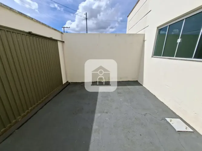 Casa para locação no bairro Granada
