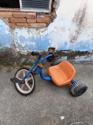 Vendo triciclo para criança