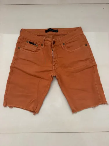 Bermuda estilosa original Calvin Klein!!