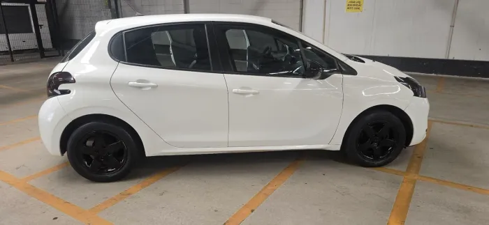 Peugeot 208 Active/active Pack 1.5 Flex 8V 5P 2014