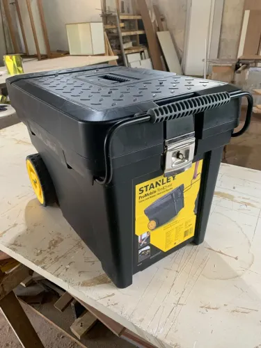 Caixa bau de ferramentas Stanley 53l