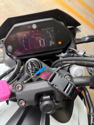 Yamaha FZ25 Fazer Connect - 834 km - Único Dono - Impecável