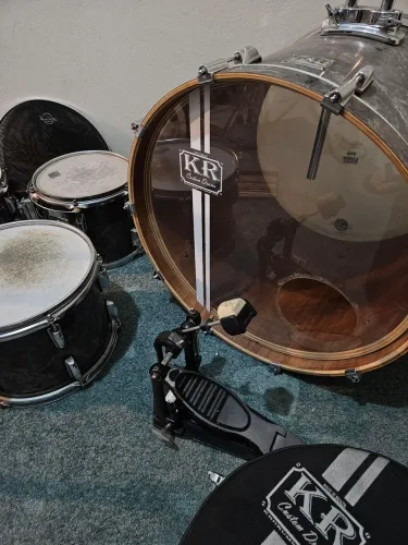 Bateria KR Custom Drums (com Bags)