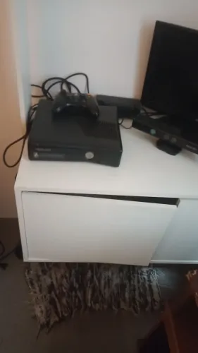 Xbox 360s no precinho agradável pra a diversão da família