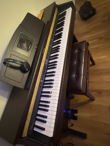 Piano Roland HP-i6