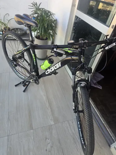 Bicicleta Bike Oggi Big Wheel 7.3 Aro 29 RockShox Shimano Deore
