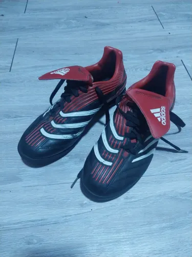 Chuteira adidas Predator absolute