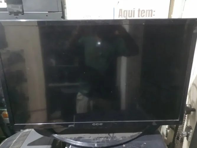 Tv cce de 32 polegadas com defeito de tela