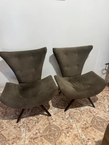 Poltronas impecáveis novas