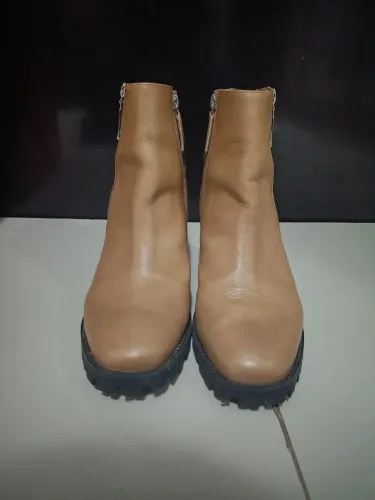 Vendo bota Schutz 