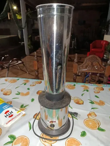 Liquidificador industrial 4 litros, novo, nunca usado.