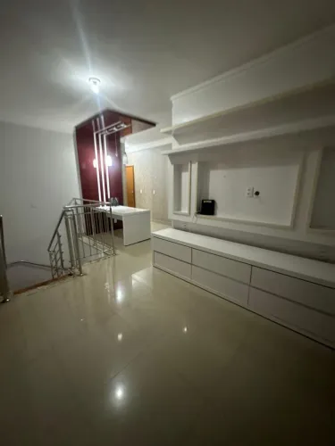 Alugo cobertura no Residencial Versailles