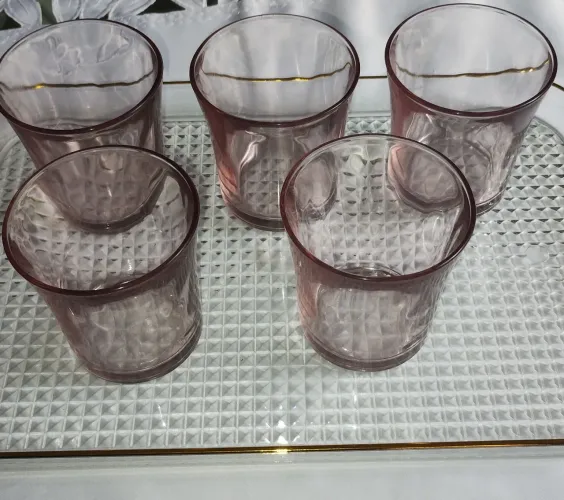 Conjunto com 5 copos Duralex Original na cor rosé relíquia conhecido por sua resistência 