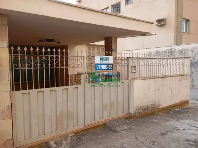 Casa a venda no Bairro Alto, próximo a Pão de Açucar.com 2 quartos e 1 vaga.
