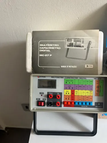 Vendo diversos aparelhos de teste para eletrônica