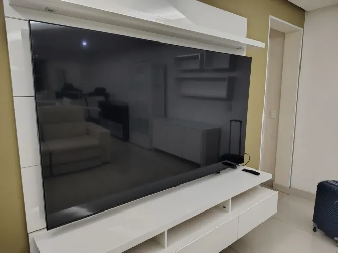 TV 60 polegadas com Painel branco