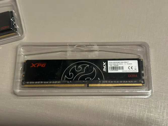 Memória RAM XPG 16GB (2x8 GB) 3000 MHz - Perfeito Estado
