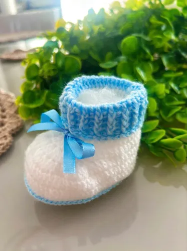 Sapatinho de bebê em crochê