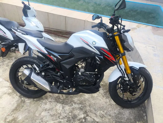 160cc muito linda