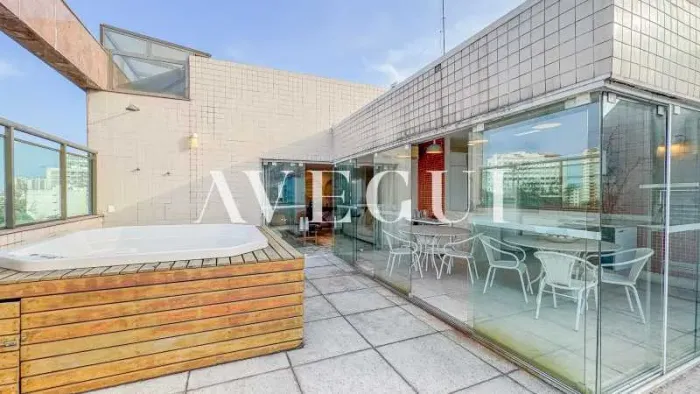 Leblon - Cobertura Duplex com Vista Panorâmica, 3 Suítes e Terraço com Hidromassagem