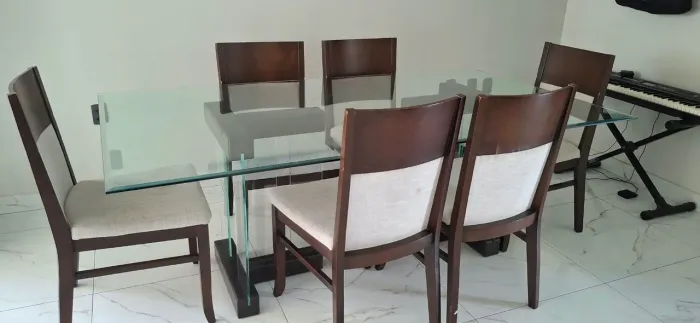 Mesa de Jantar - Brinde de 6 cadeiras
