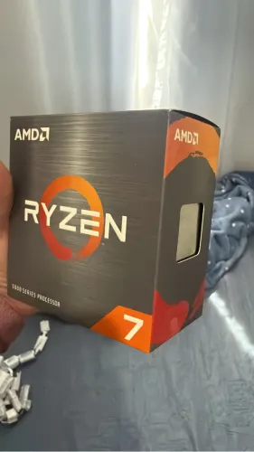 AMD Ryzen 7 5700