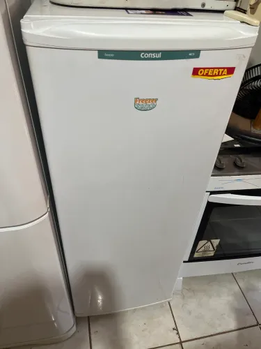 Freezer Cônsul semi novo