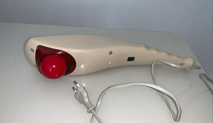 Aparelho de massagem elétrico portátil !
