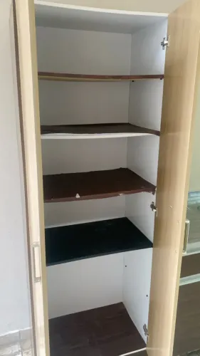 Armarinho multiuso usado