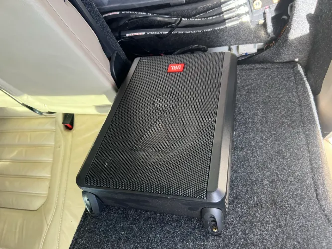 Caixa Amplificada Jbl Sw8a-ms Slim Sub 8pol 200wrms 3 Canais Cor Preto