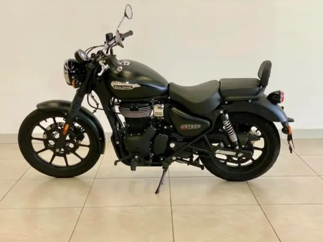 Meteor 350 Stellar black 