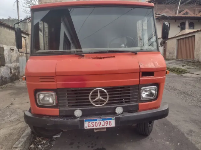 Caminhão MB608