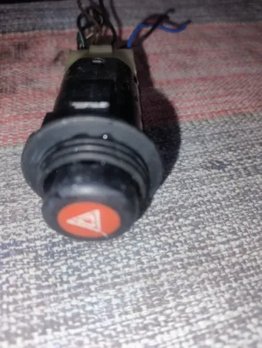 Botão pisca alerta Kadett 93/96