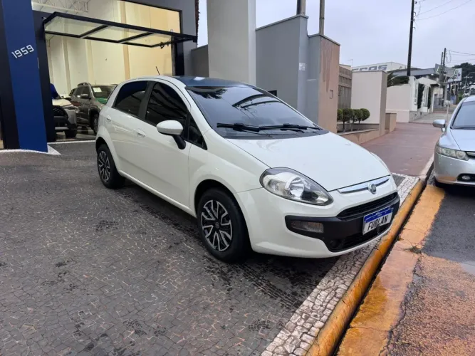 Fiat Punto Attractive 1.4 Fire Flex 8V 5P 2013