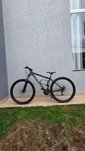 Bicicleta Colli Aro 29 - Quadro de Alumínio | Revisada