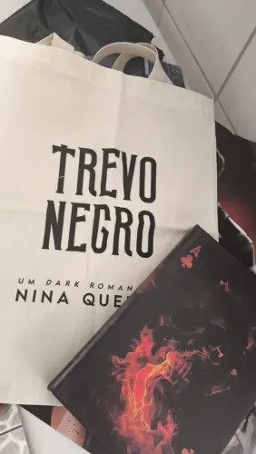 Livro Trevo Negro