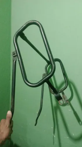 PRA SAIR RÁPIDO ( PROTETOR DE CARENAGEM ALFORGES, ALÇA CROMADA E SUPORTE ARANHA PARA BAÚ) 