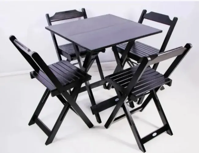 Conjunto de mesa com 4 cadeiras