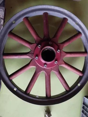 01 roda de madeira para carro antigo 