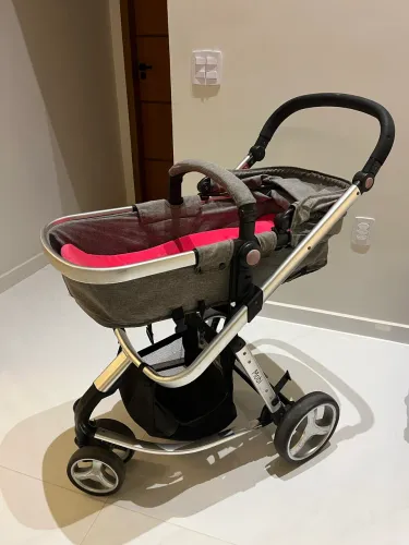 Carrinho de bebe + bebe conforto
