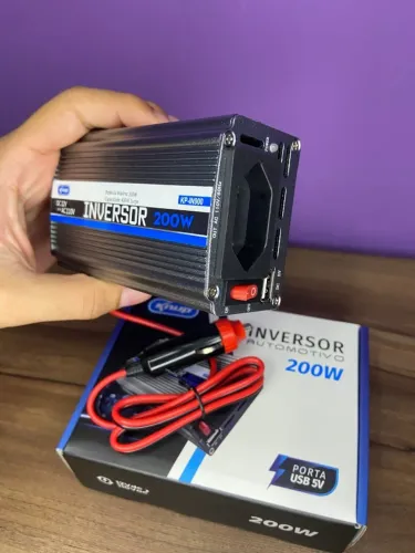 Inversor de Energia 200 w 12v p 110v ligado no cinzeiro