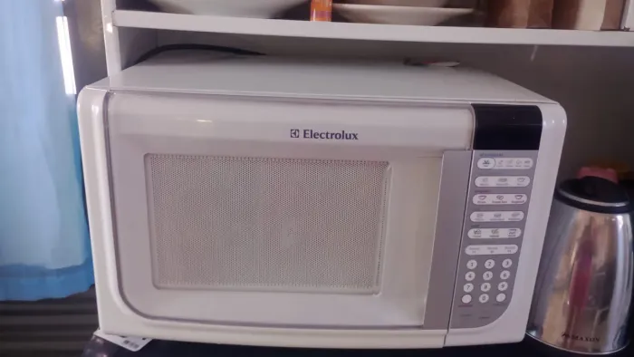 Microondas bem conservado 