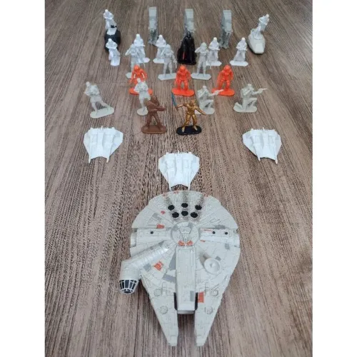  Kit de peças Star Wars Command Millennium Falcon