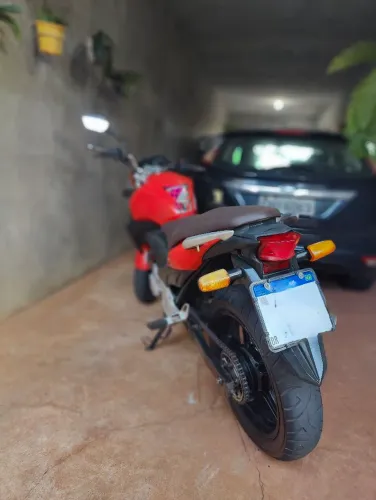 CB 300