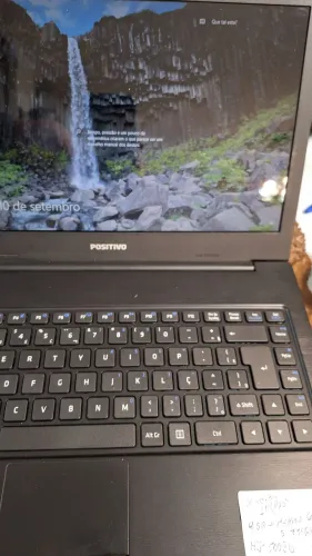 Notebook POSITIVO muito conservado cor preta 4gb memória HD 500gb
