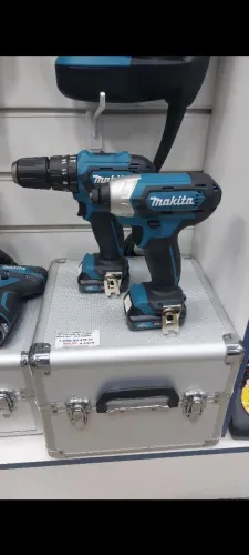 COMBO PARAFUSADEIRA/FURADEIRA + CHAVE DE IMPACTO + 2 BATERIAS MAKITA