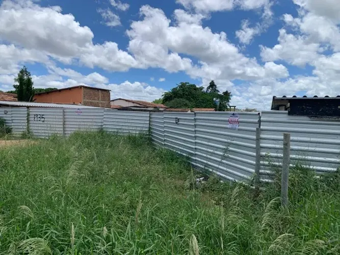 Área com 2000m2 para locação na Av Juracy Magalhães - Vitória da Conquista-BA