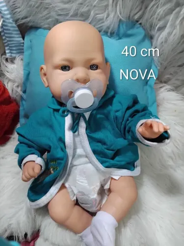 Boneca nova 40 cm