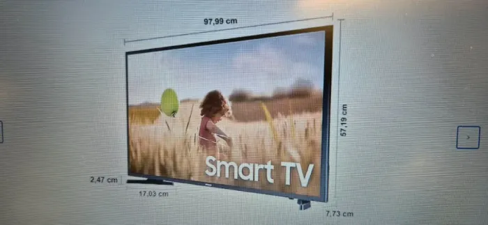 TV Q5F 43' - Samsung (lacrada)